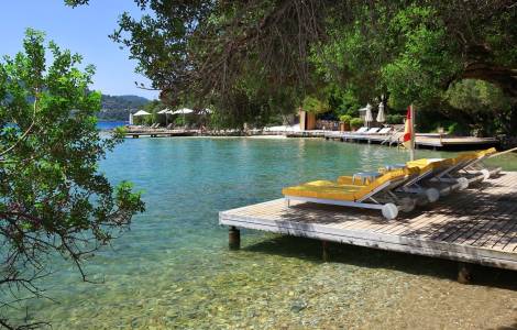 DOUBLETREE BY HILTON ISIL CLUB RESORT Pools & Beach
